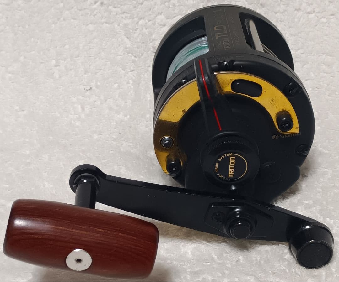 シマノトリトンTLD2000Lレバードラグ両軸リール