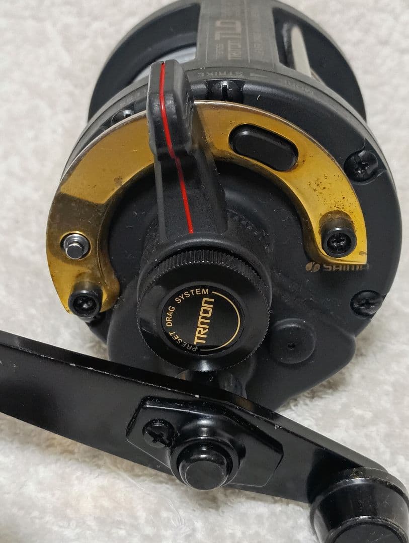 シマノトリトンTLD2000Lレバードラグ両軸リール
