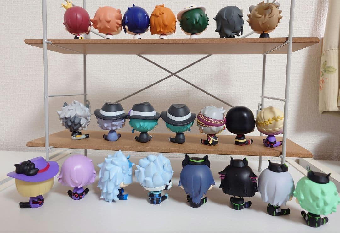 ツイステ　一番くじ デフォルメフィギュア　寮服コンプリートセット