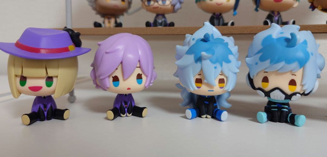 ツイステ　一番くじ デフォルメフィギュア　寮服コンプリートセット