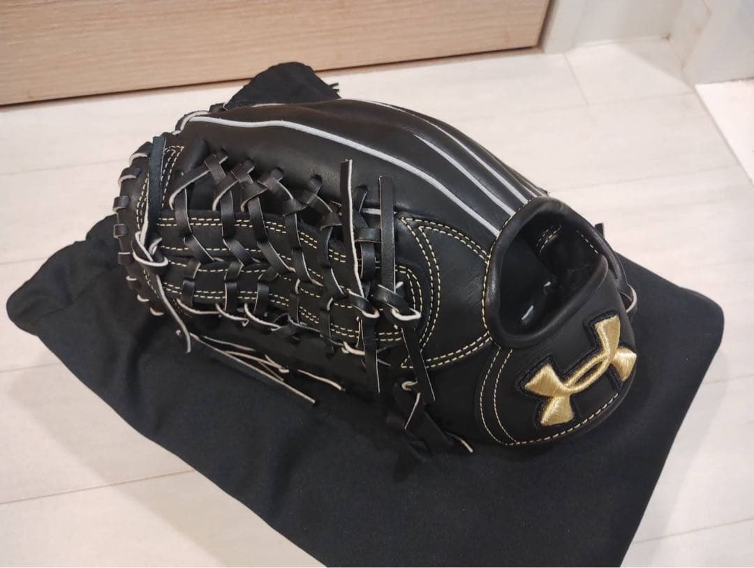 Under Armour アンダーアーマー 野球グローブ 黒 ジュニア 左投