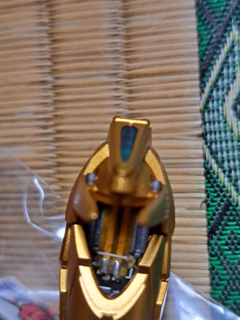 神馬模型　1/100相当　黄金武士 ダイキャストフレーム　海外製プラモデル