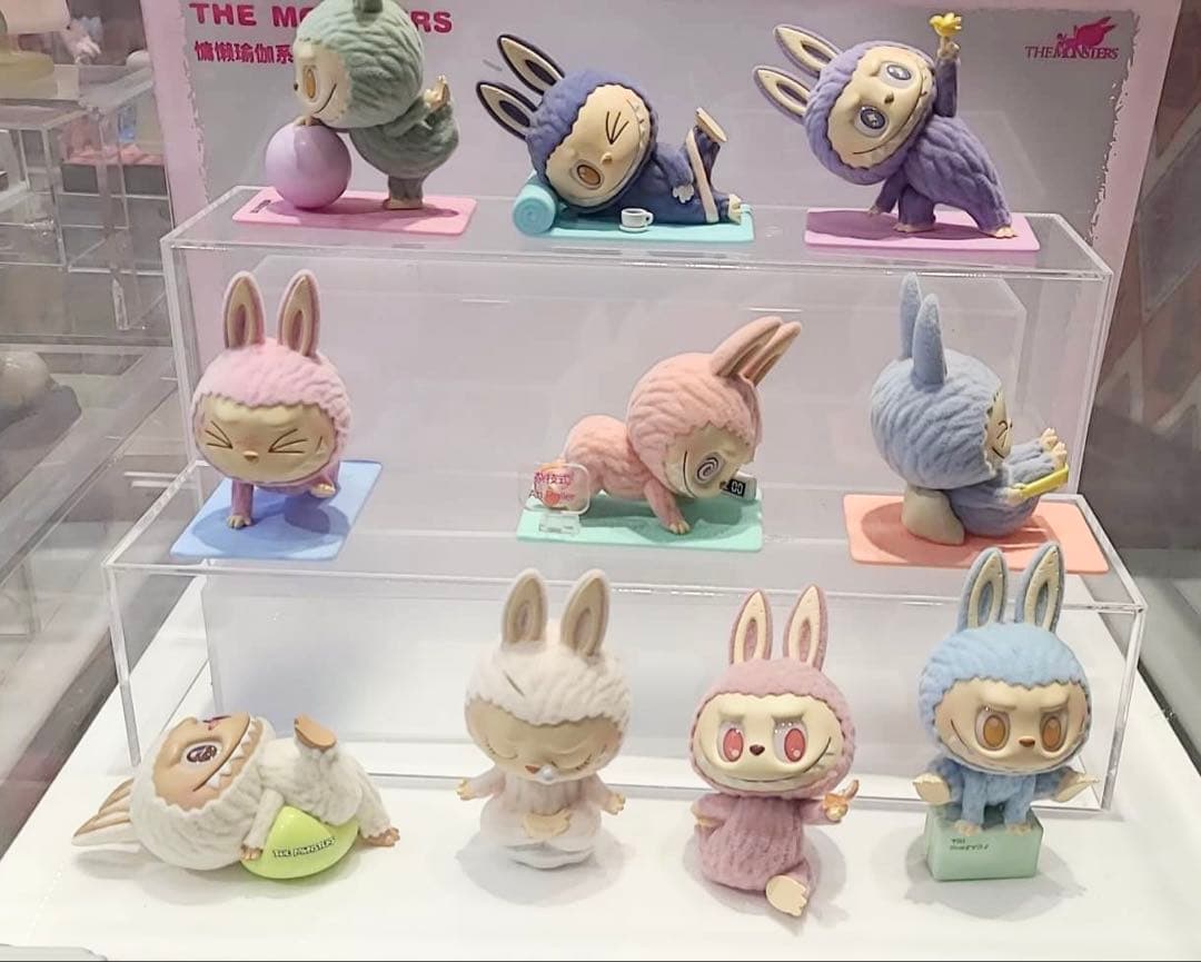 THE MONSTERS LAZY YOGA ラブブフィギュアセットLabubu
