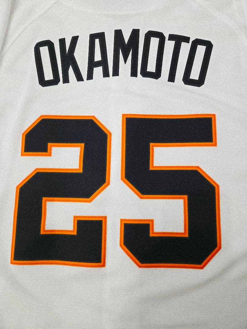 読売ジャイアンツ　岡本和真 ユニフォームNIKE Mサイズ