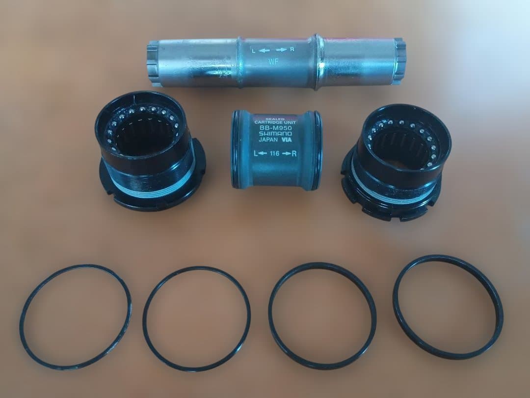 美品 SHIMANO XTR BB-M950 116mm