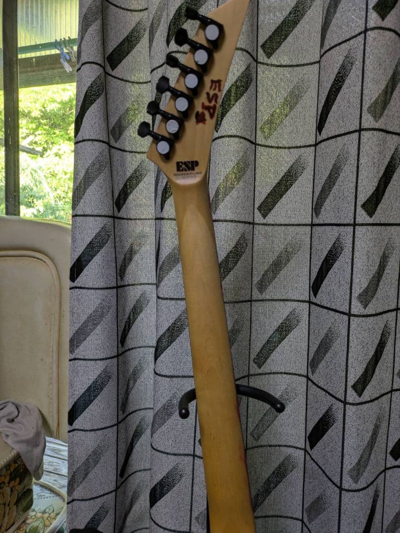 骸骨デザイン エレキギター　ノーブランド　よしえ