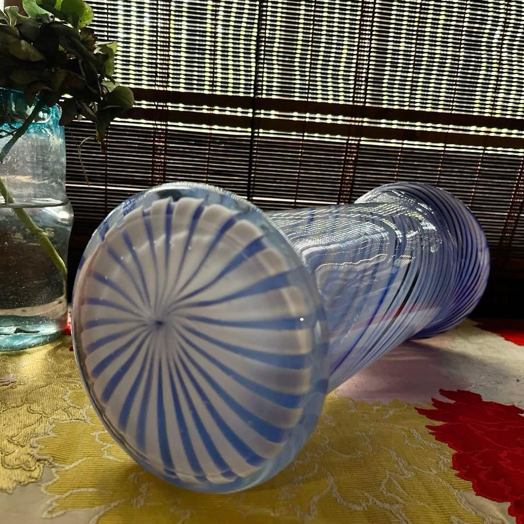骨董　時代ガラス　希少　流線　スパイラル　反り口　円柱型　筒型　花器　花瓶