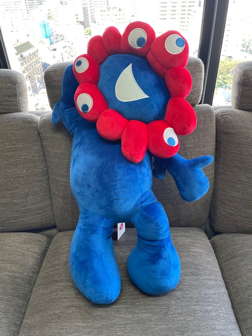 ミャクミャクくじ1等寝そべりぬいぐるみ　大