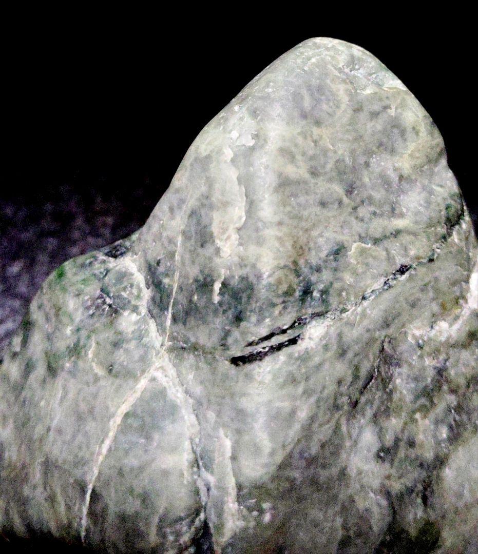 ★翡翠原石★糸魚川硬玉【小滝・川ズレ・507ｇ】