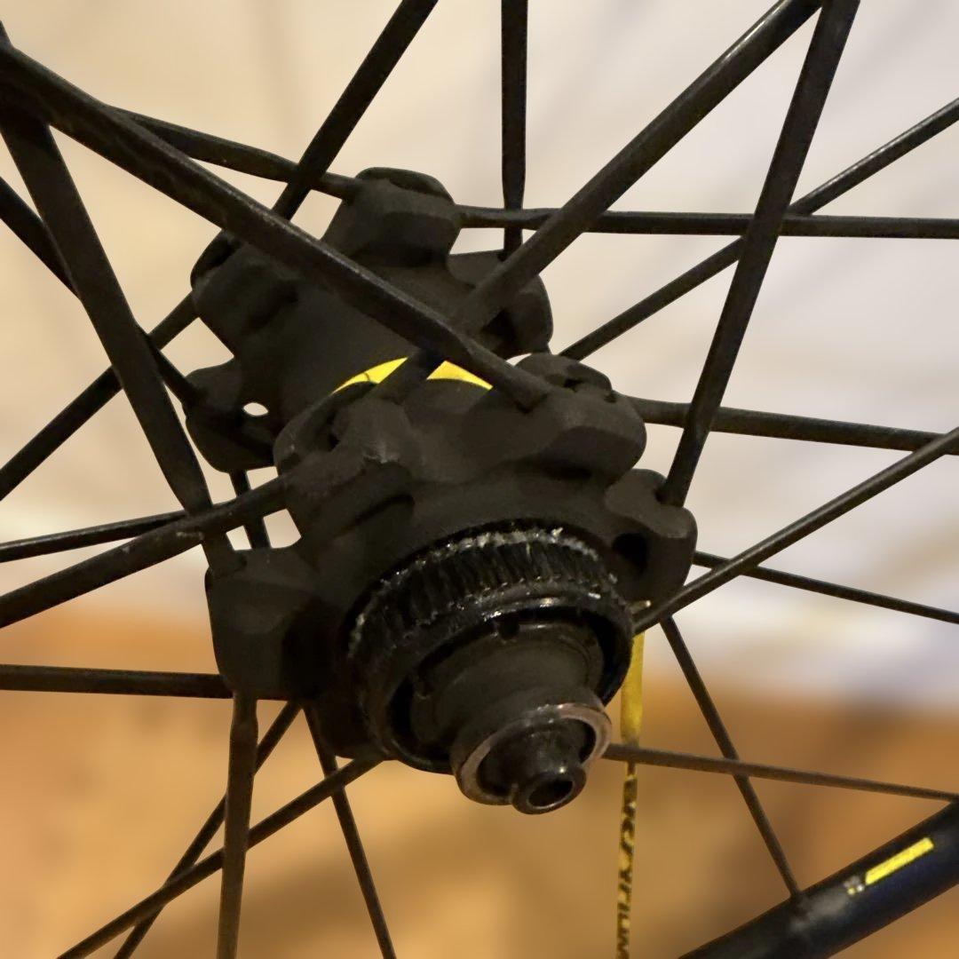 専用Mavic KSYRIUM PRO UST DISC シマノフリー