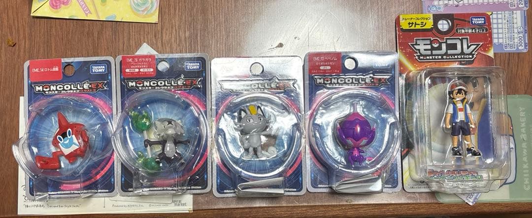 【新品】モンコレ　アローラガラガラ　アローラニャース　ロトム　ベベノム　サトシ