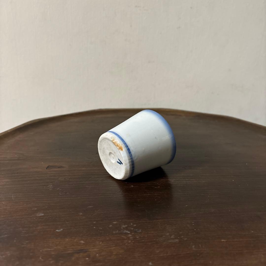 モダン輪線文猪口　1点④ぐい呑み　筒盃　蕎麦猪口　伊万里　瀬戸　染付　検李朝酒器