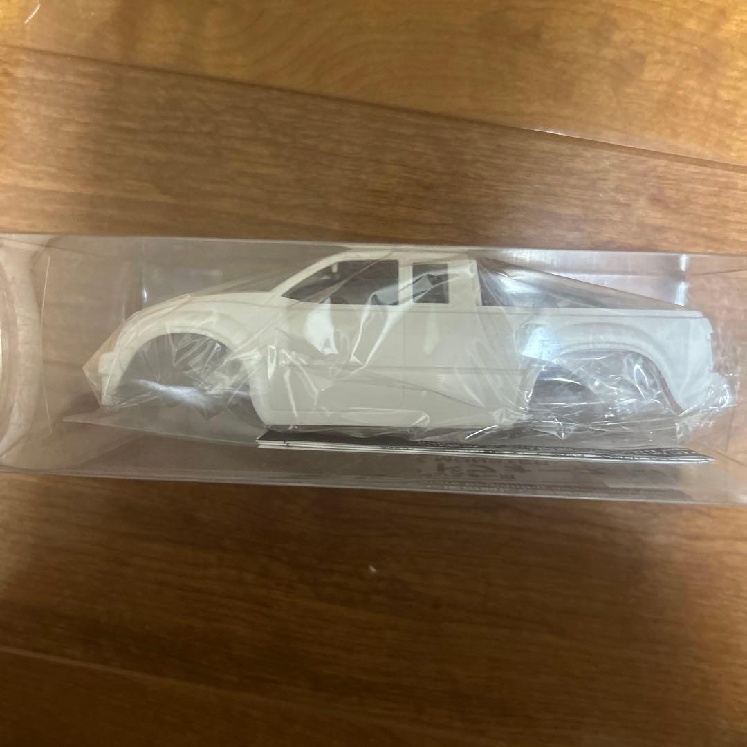 ミニッツ　マッドフォース　ホワイトボディ　新品激レア品！！