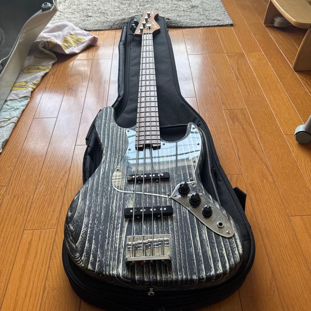 Bacchus ベース　弦、ケース付き