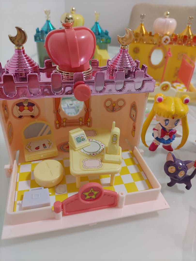 セーラームーン　キューティーパレス　当時　お城　人形　ドールハウス　フィギュア