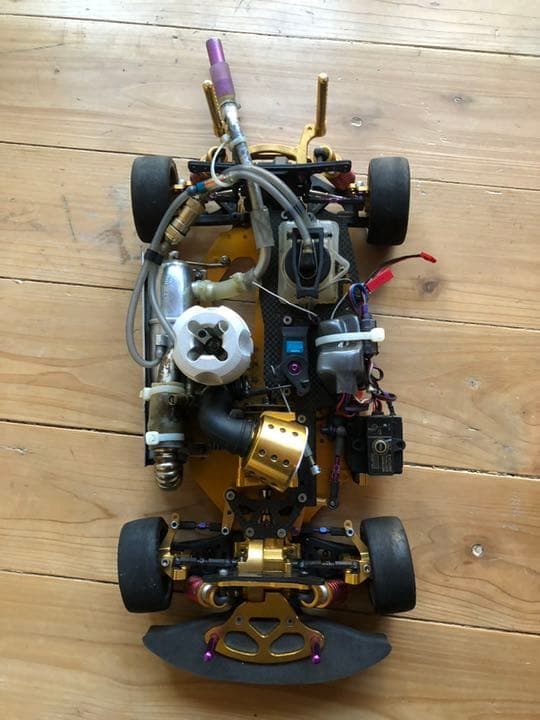 ナイトロ3エンジンカー