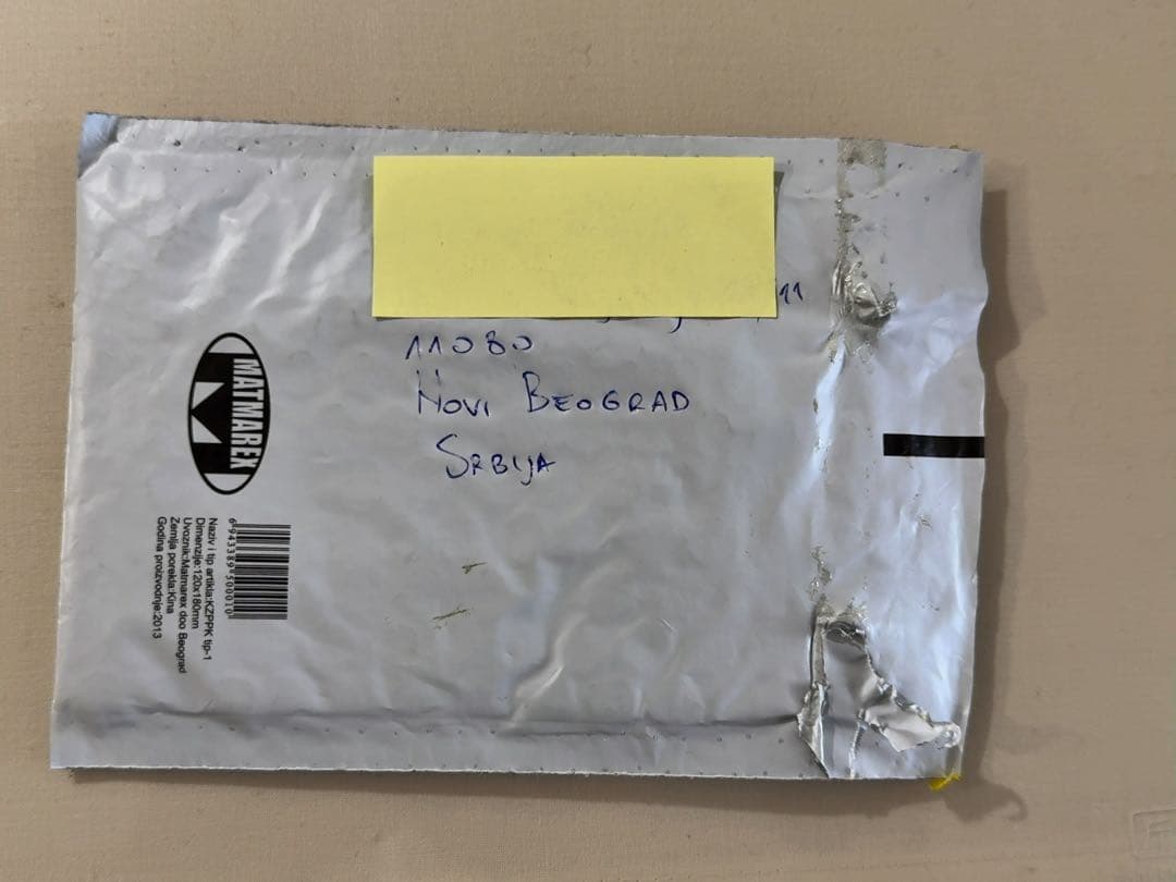 F117ステルス攻撃機(82-0806)　被撃墜機破片？ 1/144 模型付き