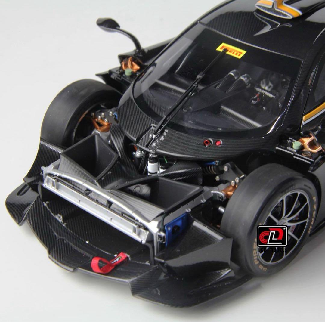 新品 未使用 LCD モデル 1/18 パガーニ ウアイラ ミニカー 全開閉