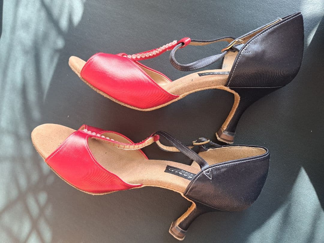 【Kentdance】社交ダンス用赤と黒の女性用シューズ 23½ R