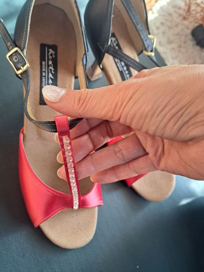 【Kentdance】社交ダンス用赤と黒の女性用シューズ 23½ R