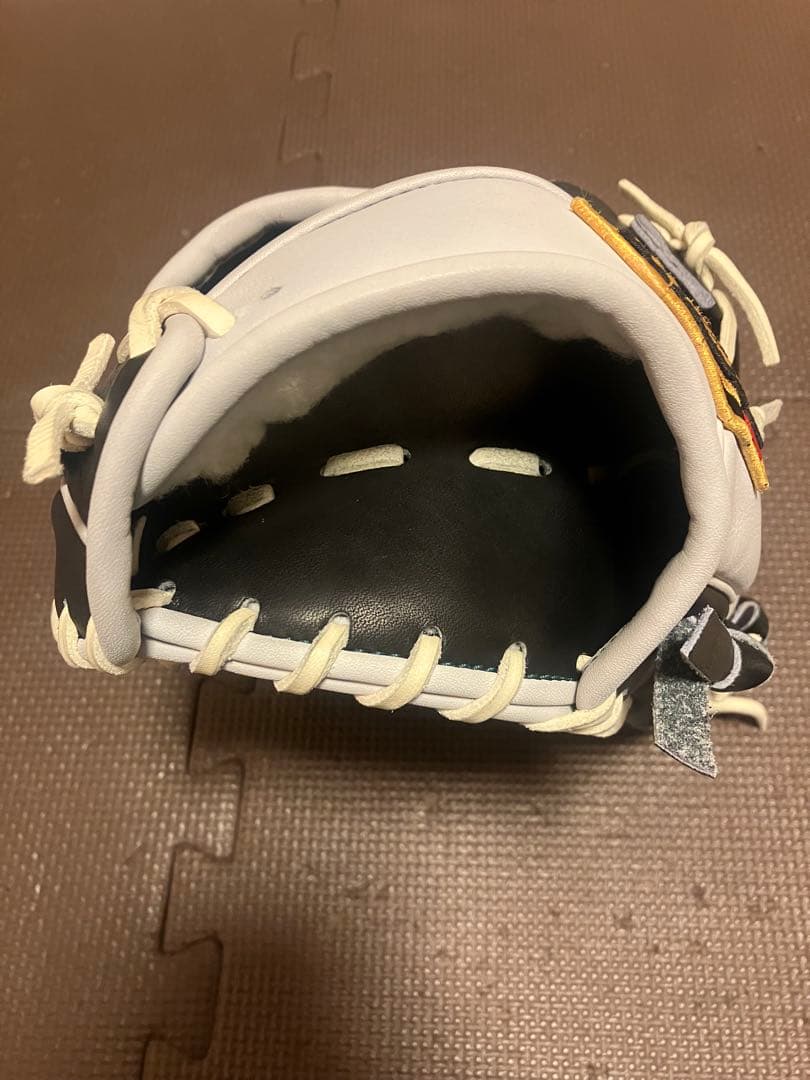 ゼットプロステイタス、軟式内野手用グローブ 吉川尚輝モデル　246型