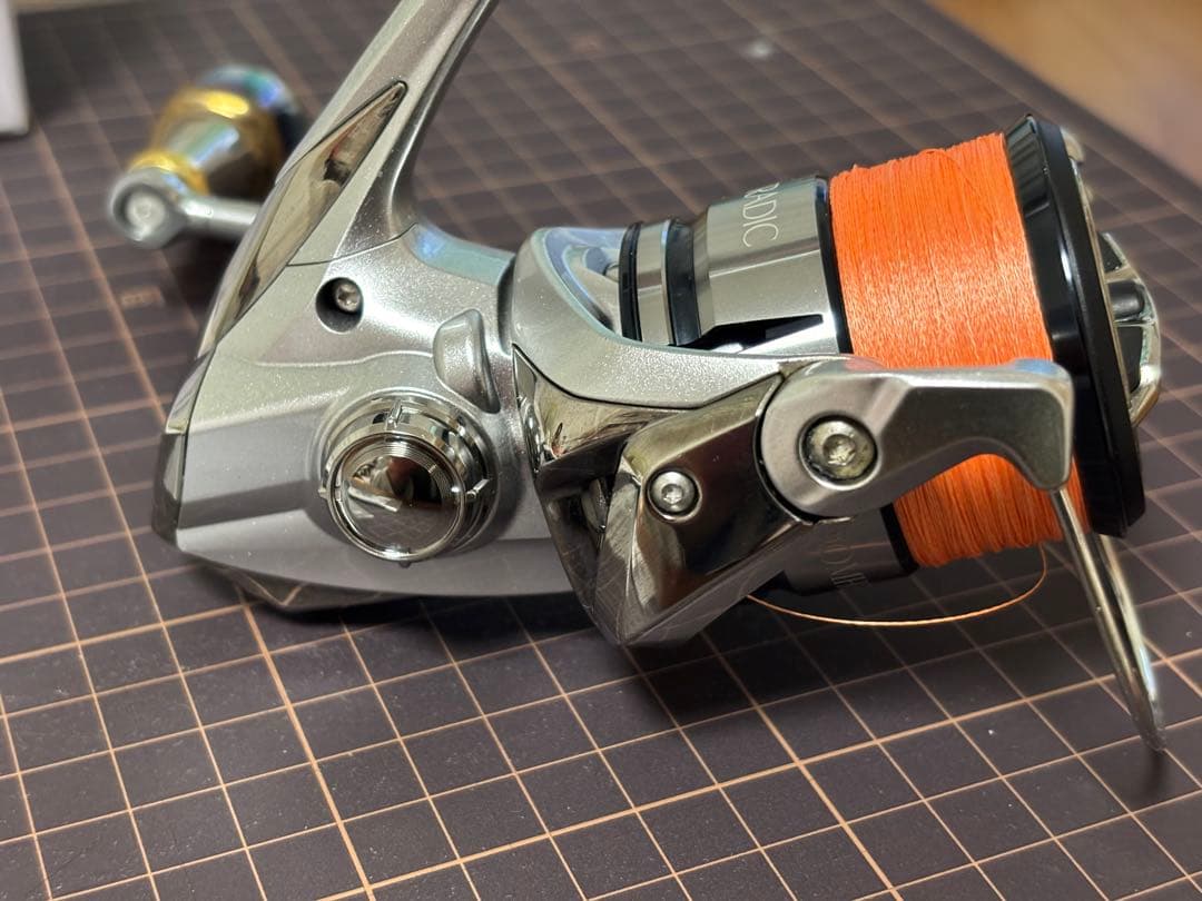 【美品】19ストラディック3000MHG カスタムノブ付き