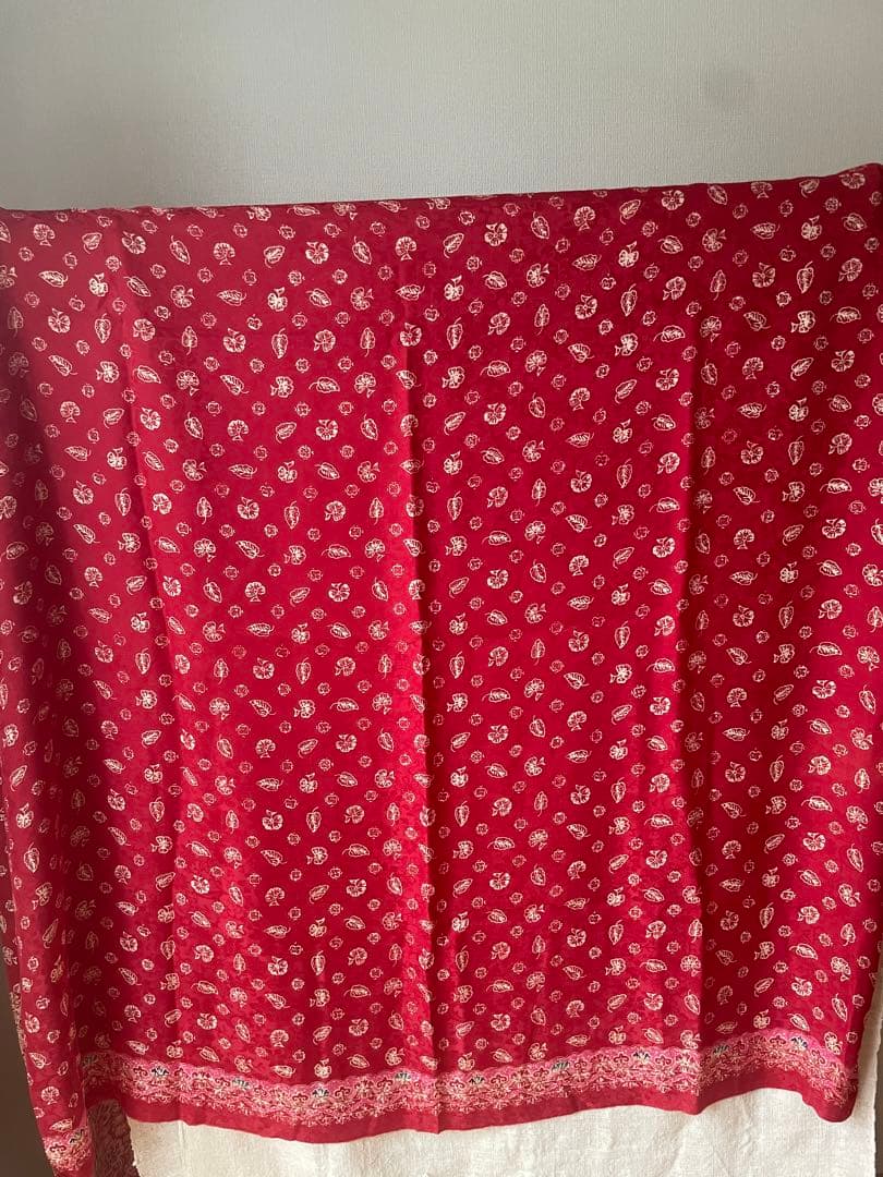 手描きシルクバティック　フラワー　赤