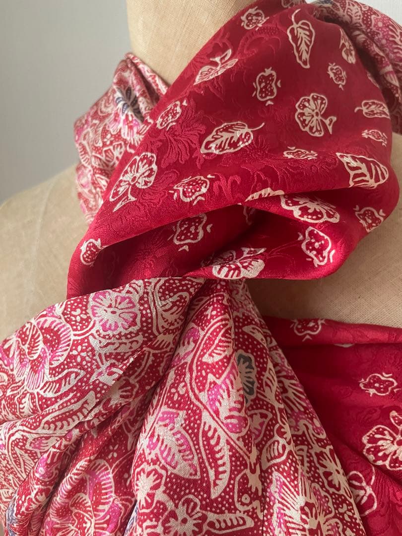 手描きシルクバティック　フラワー　赤