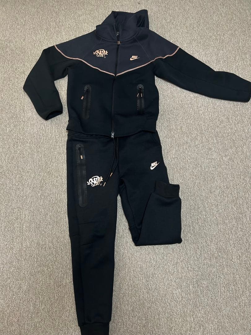 Nike Synaworldコラボテックフリースセットアップ