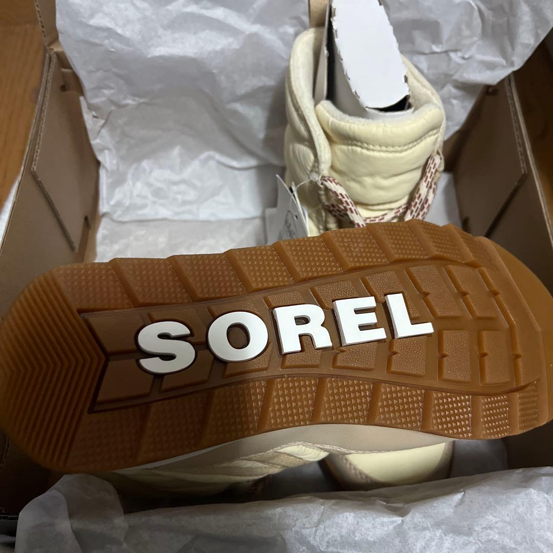 新品未使用Sorel スノーブーツ　浅い黄色　防水
