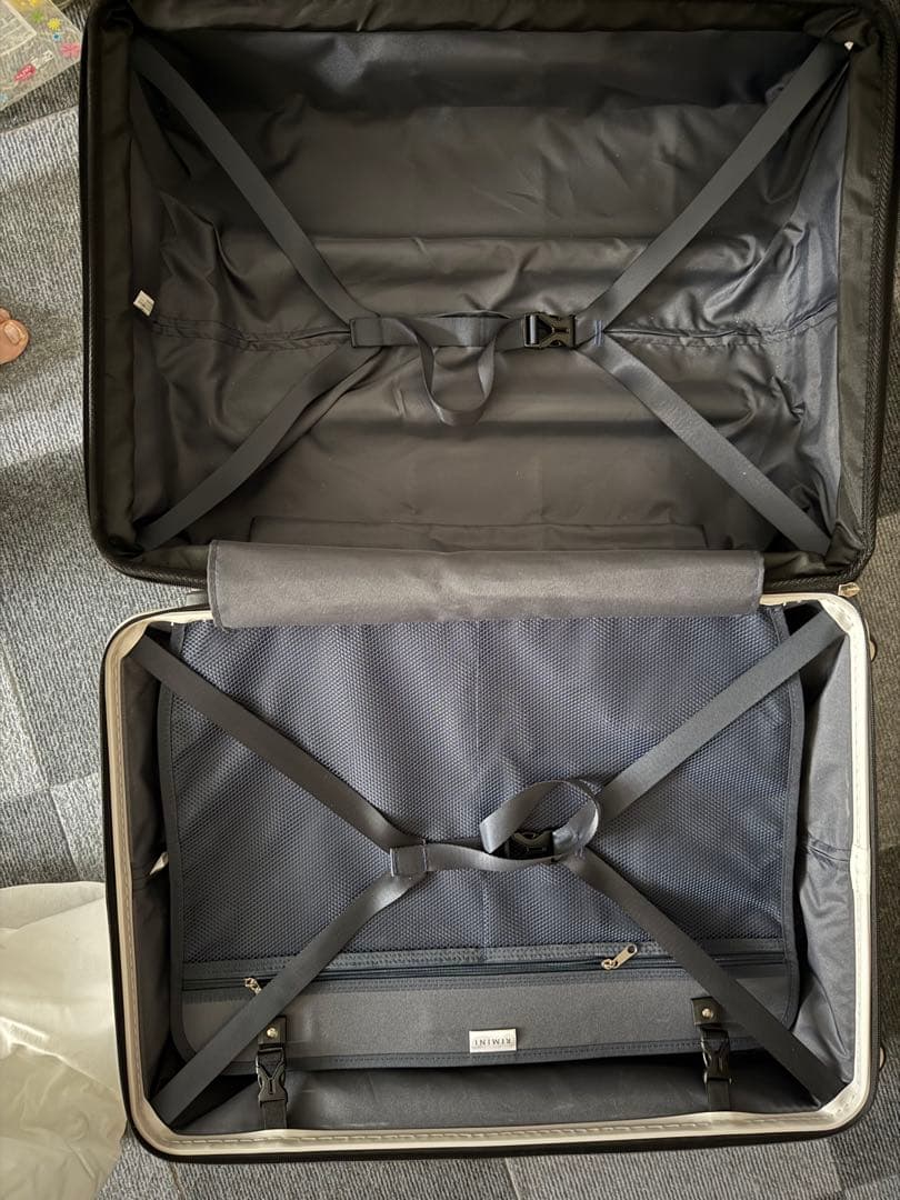 RIMINI （ワールドトラベラー）ホワイトスーツケース 中型 4輪