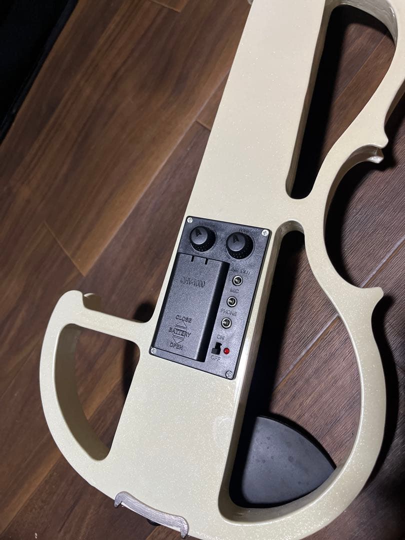 エレクトリックバイオリン ホワイト 4弦