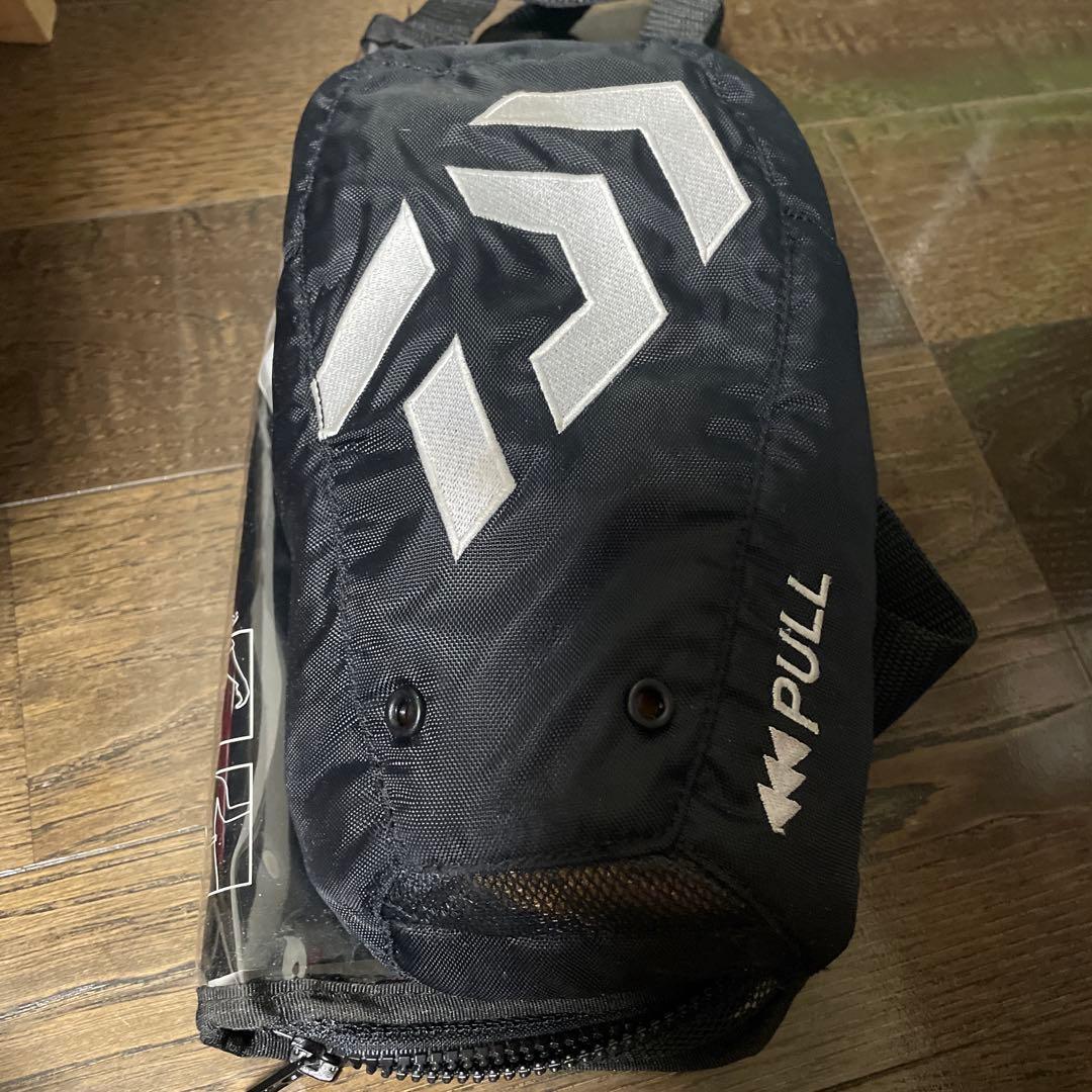 Daiwa ライフジャケット　桜マーク付き　コンパクト　腰巻き