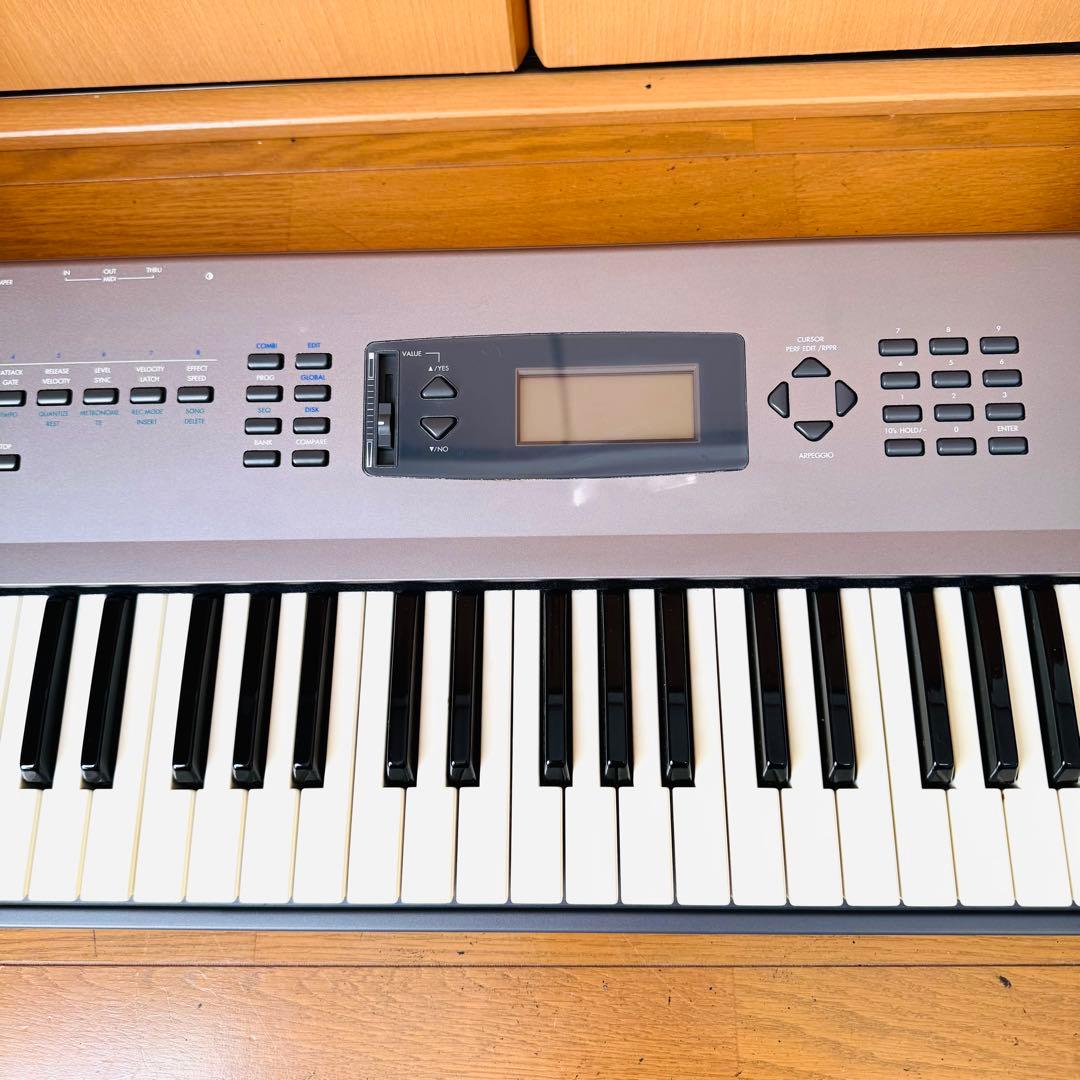 KORG N364 音楽ワークステーション 61鍵盤　シンセサイザー