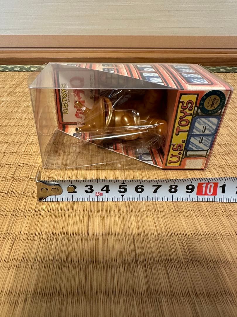10体限定　U.S. TOYS お座りカネゴンゴールド　フィギュア　ビル箱