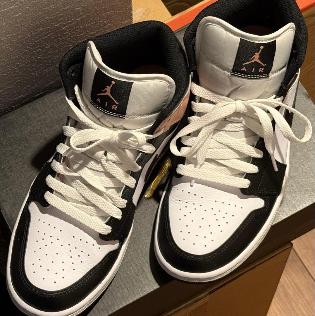 エアジョーダン1MID 箱付き