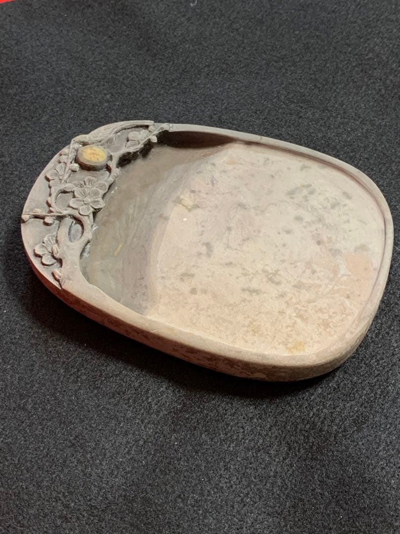 中国古硯　端渓硯　石筋模様　木箱入り　未使用品　梅に鳥彫刻　石目硯石　古硯
