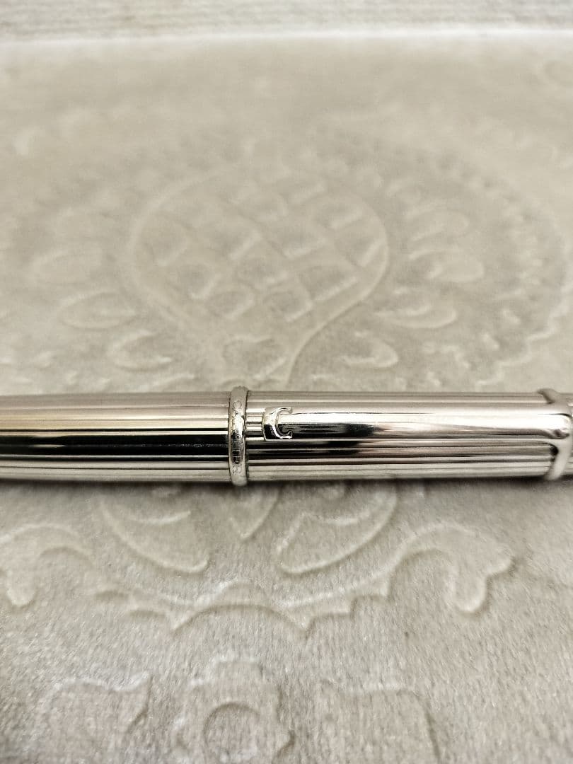 ディアボロ・ドゥ・カルティエ ボールペン／プラチナフィニッシュ ゴドロン