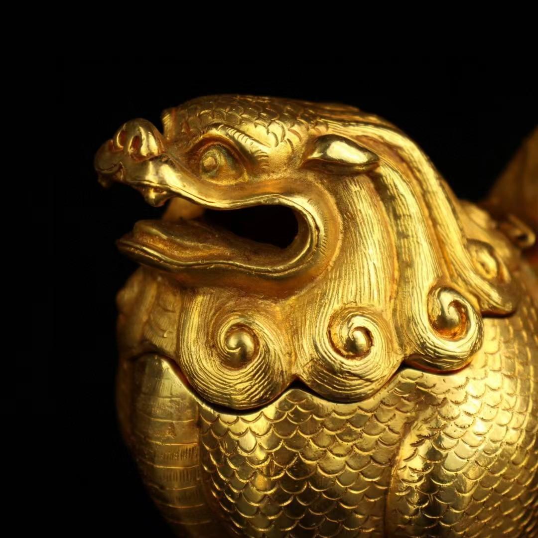 中国古美術・旧蔵鎏金獣煙香炉・純銅細密彫・純手作り・高浮彫・置物・茶道具・文房具