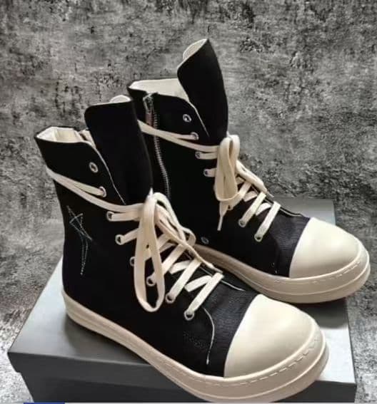 グレー猫のぬいぐるみキーホルダー つきろう