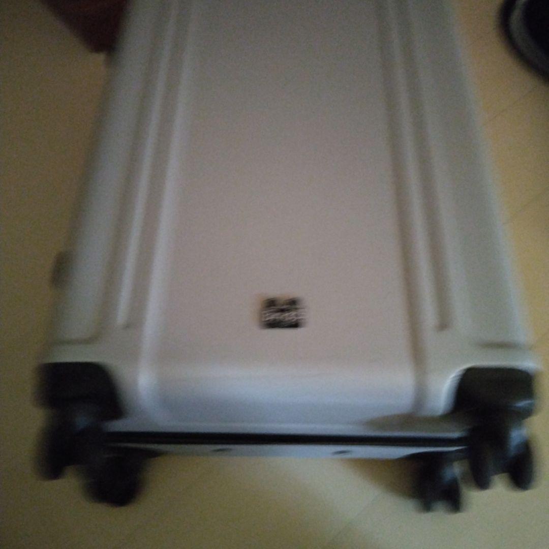 Brjd3 　大型スーツケース　63L　オフホワイト