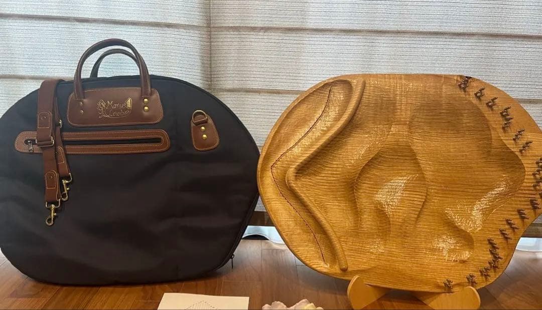 ソウルサウンドライアー63弦とケース