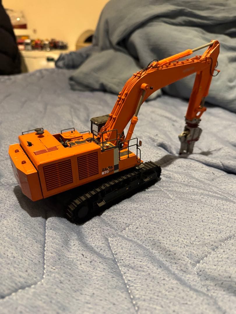 ミニカー HITACHI 1/50 870LCH