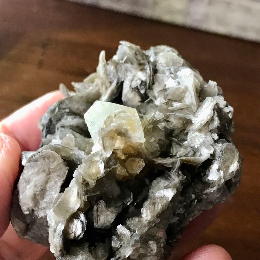 アクアマリン 原石 550ct 鉱物標本 天然石 パキスタン 一点もの レア