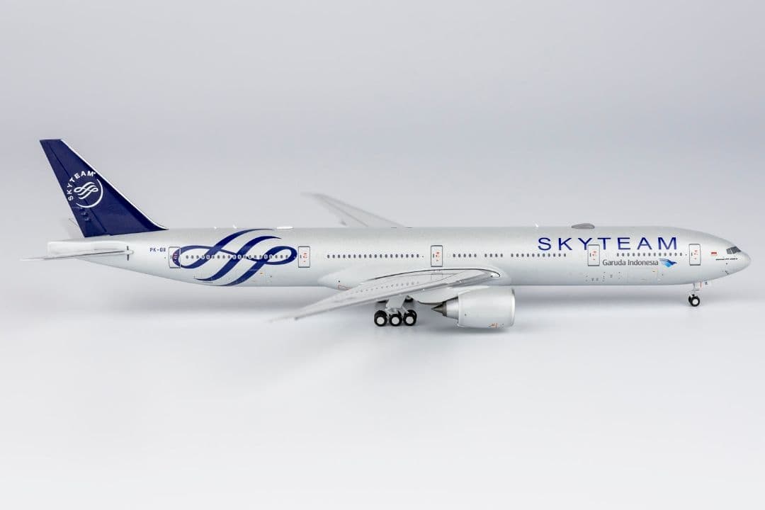 ガルーダインドネシア航空 777-300ER PK-GII 1/400