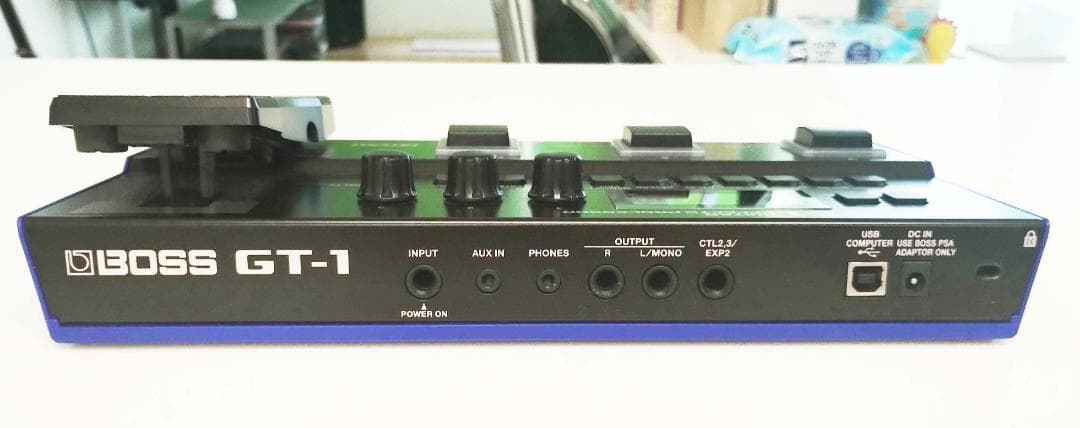 【ほぼ新品】BOSS GT-1マルチエフェクター ACアダプター・ガイドブック付