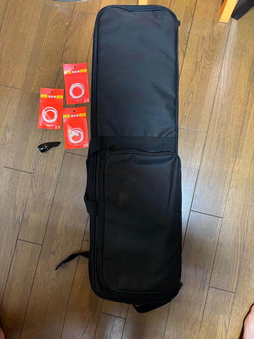 三線 本体 ヘビ革風デザイン