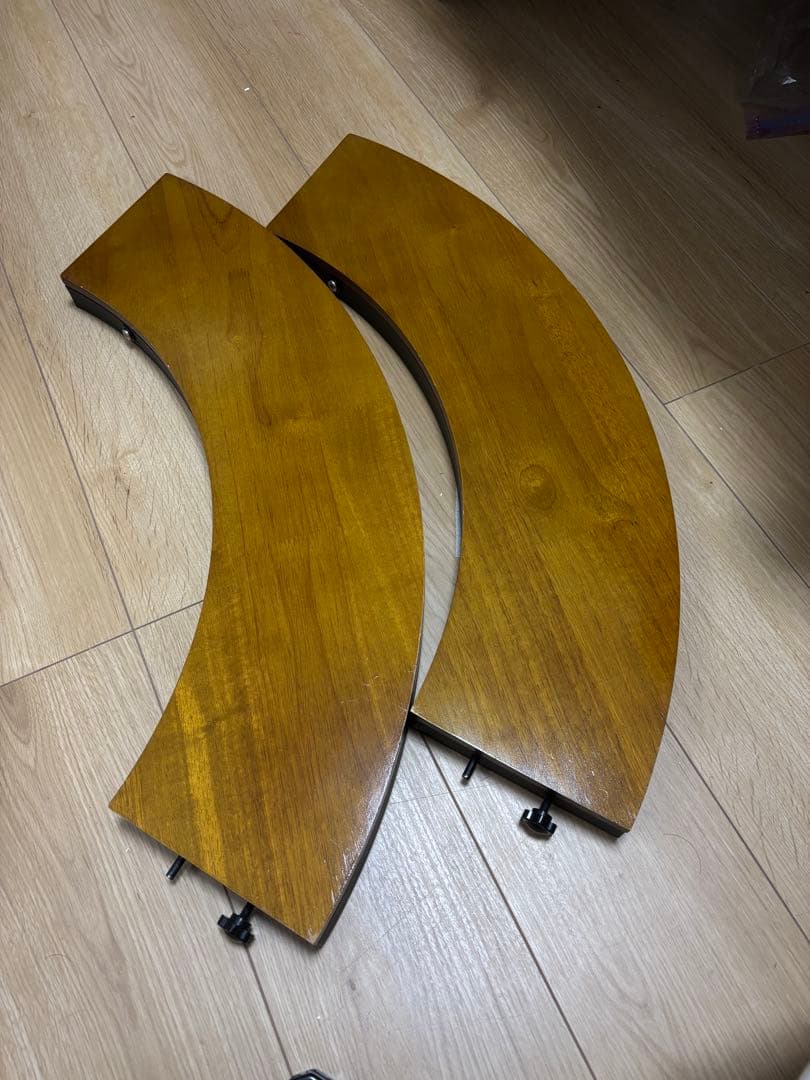 つんつんまる　ロゴス円形テーブルドジャース応援価格　扇状4枚繋げると円卓に