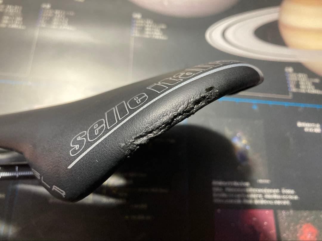 セライタリア　SLR カーボンサドル