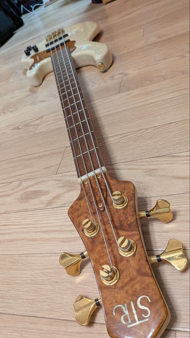 [Black Frida特値y] STR CS449 エレキベース